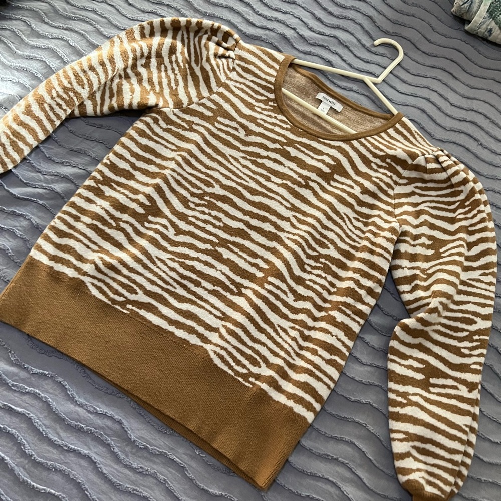 Nine West Zebra animal sweater Large L brown white